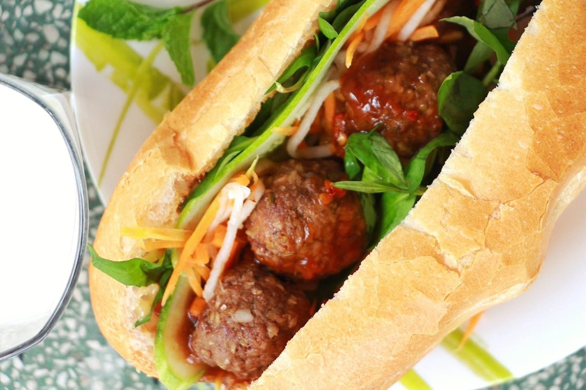 Bánh Mì Thịt Viên